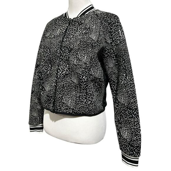 Fabletics Cropped Tia Bomber Jacket Mesh Back Black White Activewear Size S - Picture 6 of 9